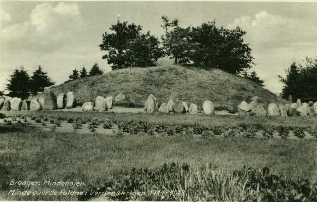 Mindehøjen i Broager. Foto i Museum Sønderjylland, Institut for sønderjysk lokalhistorie