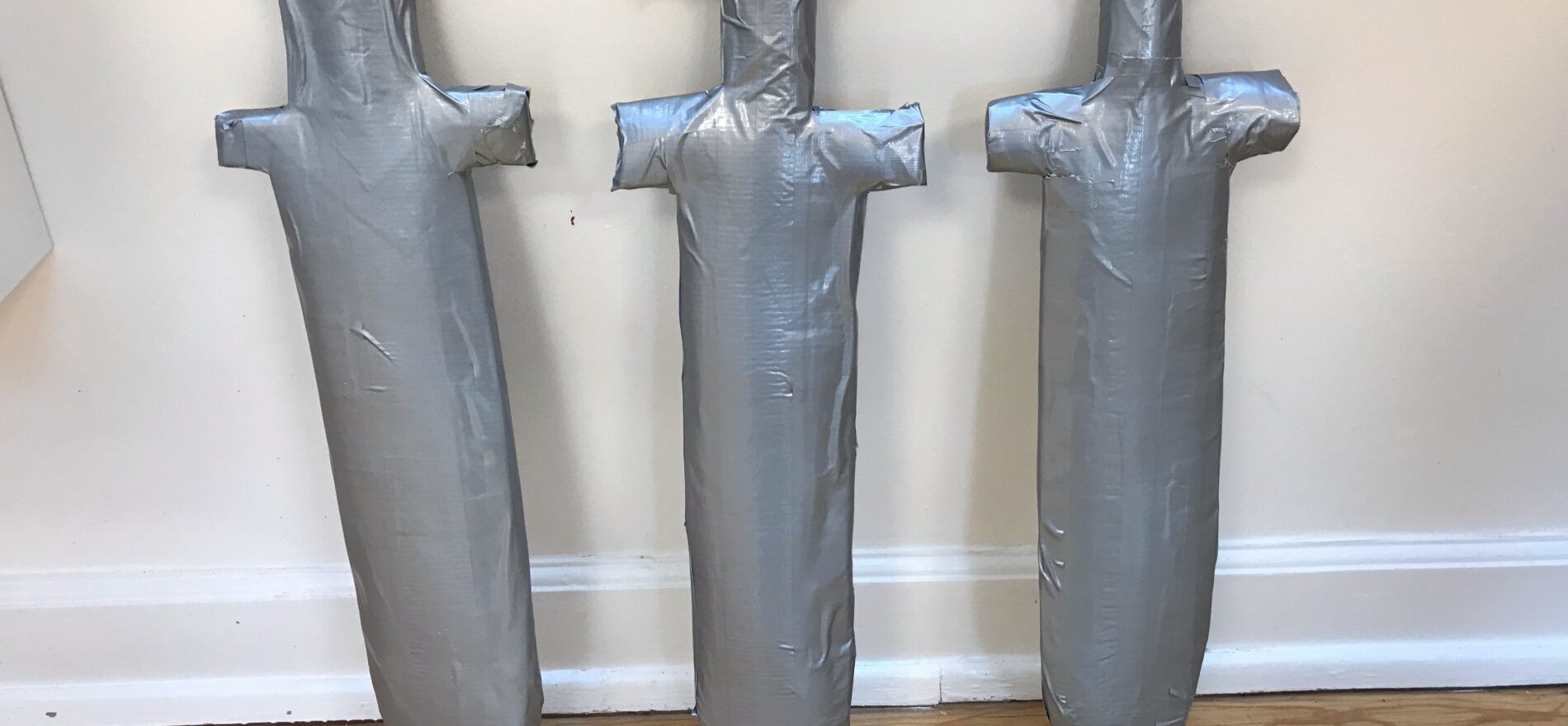 Billede af sværd til aktiviteten "Krigerskole" under tema 1 Vikingernes dagligdag.